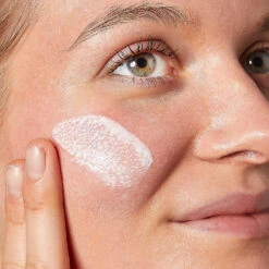 SUPER FLUID DAILY UV DEFENSE SUNSCREEN BROAD SPECTRUM SPF 50+ 9 SUPER FLUID DAILY UV DEFENSE SUNSCREEN BROAD SPECTRUM SPF 50+ -Nursing Products p429522 av 02 zoom