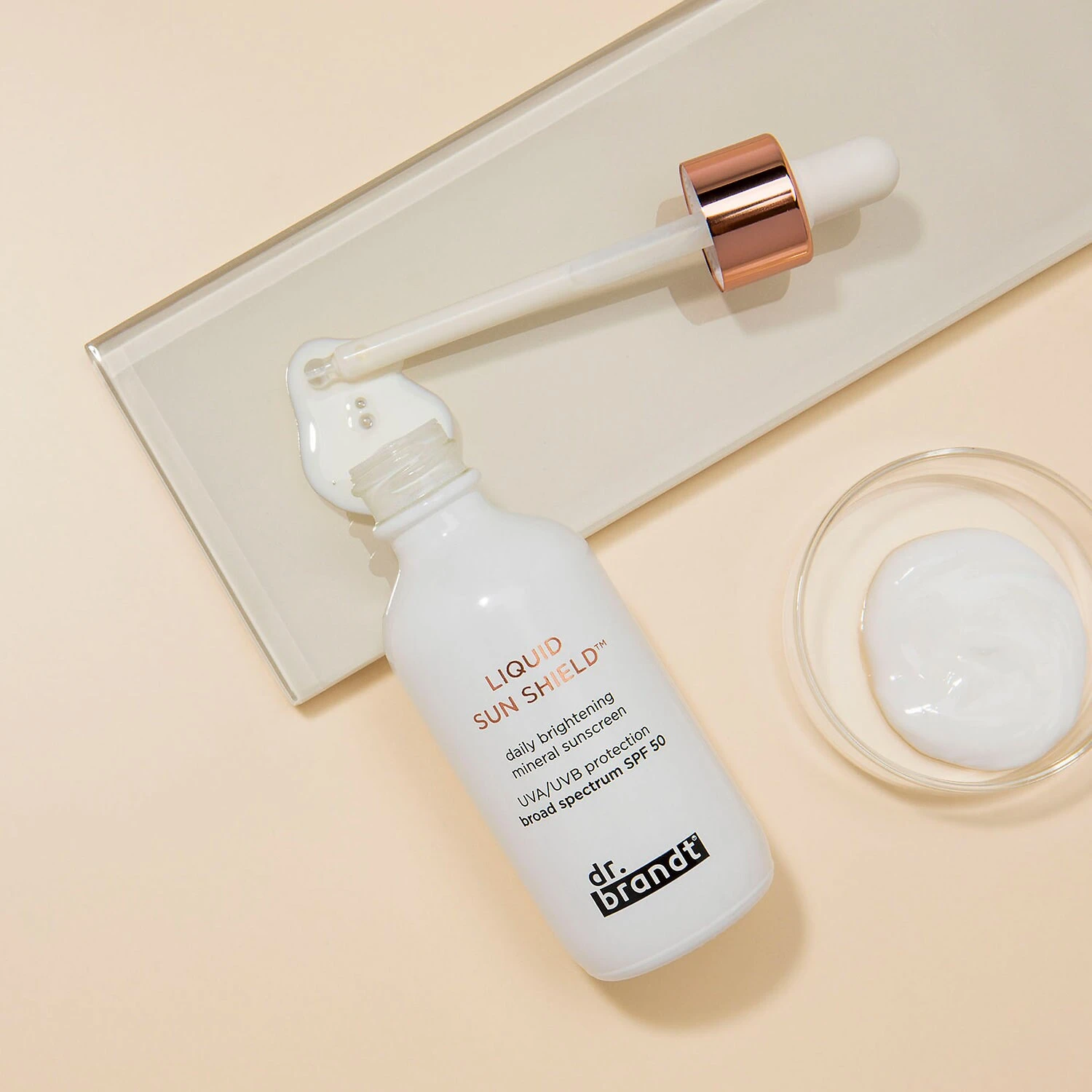 LIQUID SUN SHIELD DAILY BRIGHTENING MINERAL SUNSCREEN SPF 50 4 LIQUID SUN SHIELD DAILY BRIGHTENING MINERAL SUNSCREEN SPF 50 - Image 2