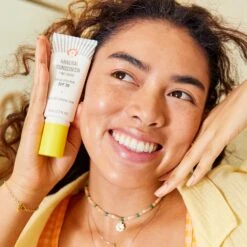 First Aid Beauty MINERAL SUNSCREEN ZINC OXIDE BROAD SPECTRUM SPF 30 11 First Aid Beauty MINERAL SUNSCREEN ZINC OXIDE BROAD SPECTRUM SPF 30 -Nursing Products p483658 av 2 zoom