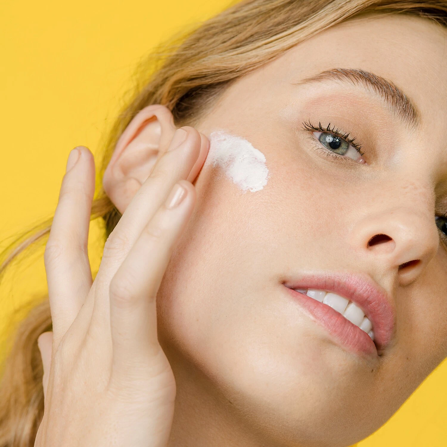 REN CLEAN SKINCARE CLEAN SCREEN MINERAL SPF 30 MATTIFYING FACE SUNSCREEN 9 REN CLEAN SKINCARE CLEAN SCREEN MINERAL SPF 30 MATTIFYING FACE SUNSCREEN - Image 7