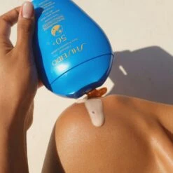 Shiseido ULTIMATE SUN PROTECTOR SPF 50+ SUNSCREEN DUO -Nursing Products s2534766 av 5 zoom