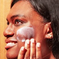 Shiseido URBAN ENVIRONMENT OIL-FREE SUNSCREEN BROAD-SPECTRUM SPF 42 WITH HYALURONIC ACID 23 Shiseido URBAN ENVIRONMENT OIL-FREE SUNSCREEN BROAD-SPECTRUM SPF 42 WITH HYALURONIC ACID -Nursing Products s2534899 av 06 zoom